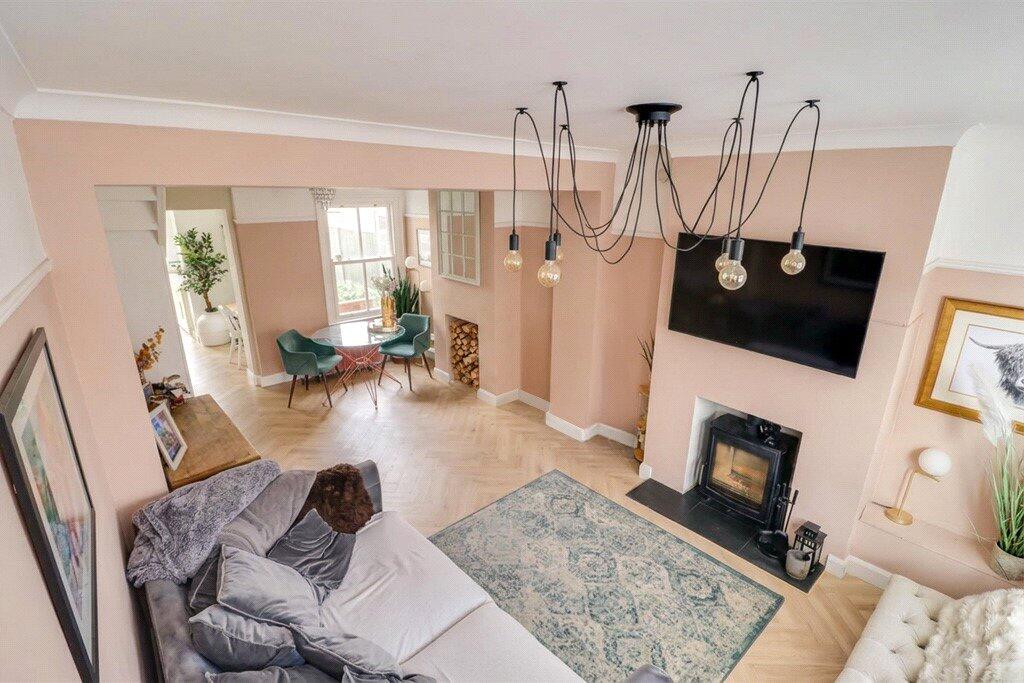 Main image of property: Uttons Avenue, Leigh-on-Sea, Essex, SS9
