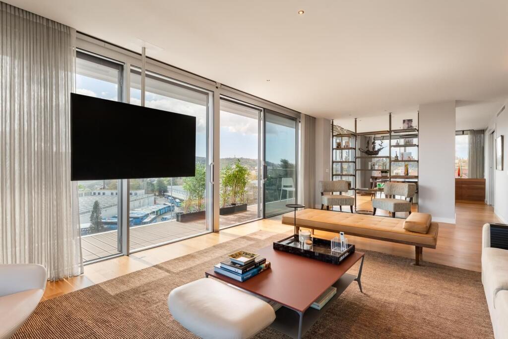 Main image of property: Lisbon, Lisbon