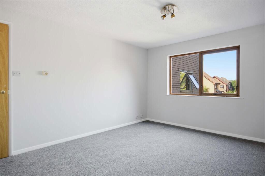 Apartment in Southall - View 2