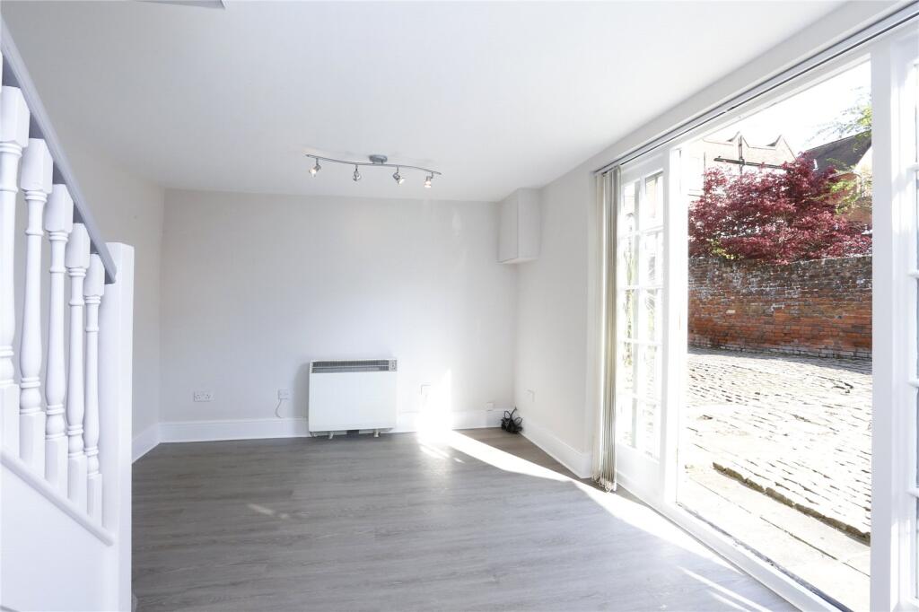 House in Slough - View 3