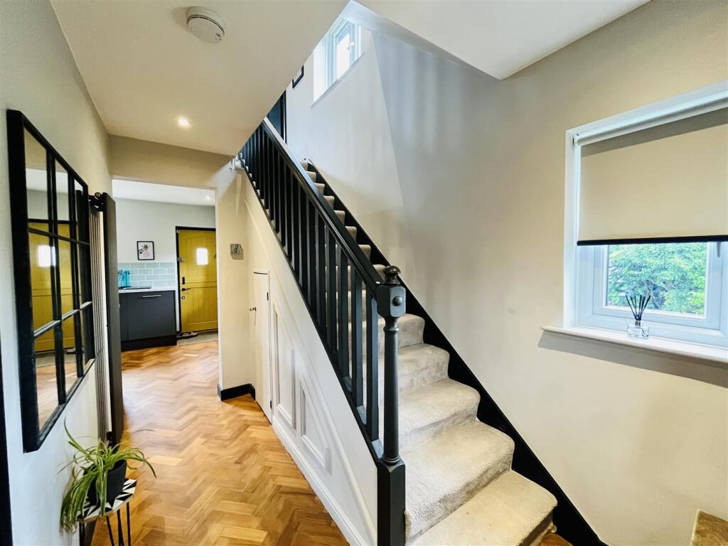 House in Trafford, Greater Manchester - More