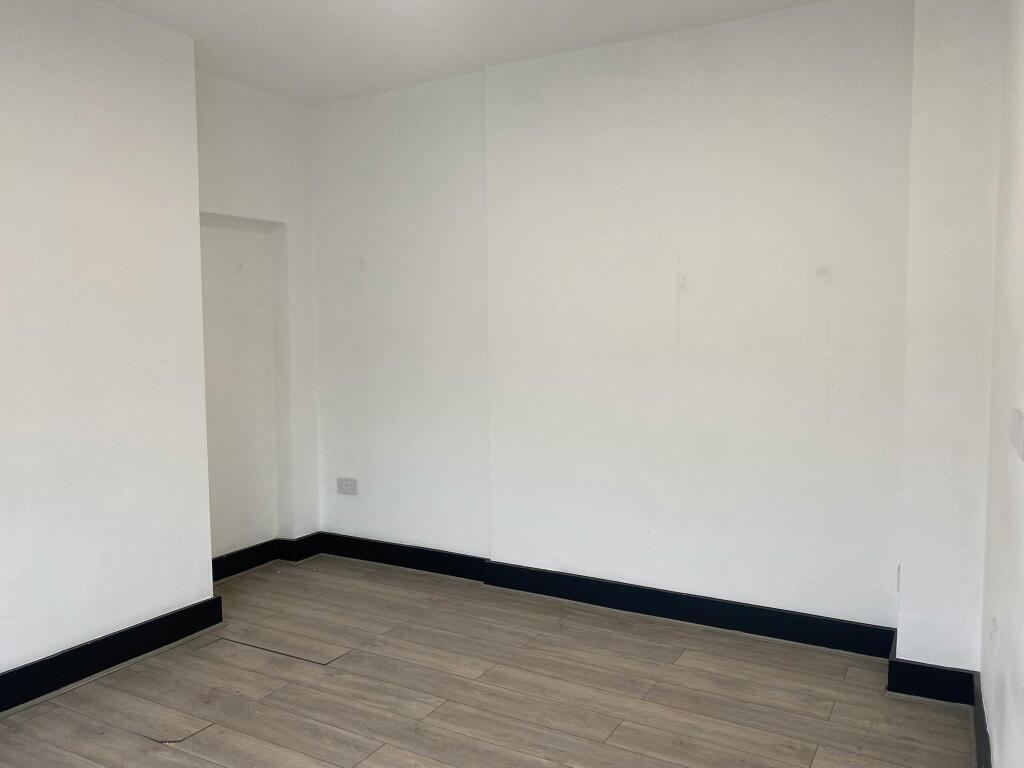 Room 8 1.JPEG