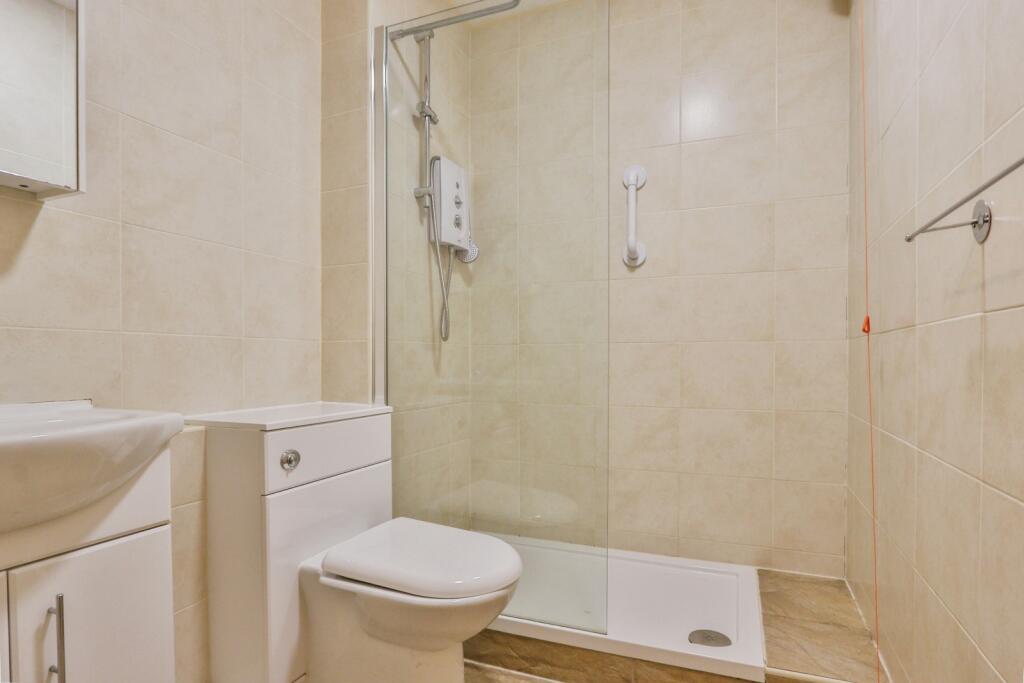 Apartment in Poole - View 6