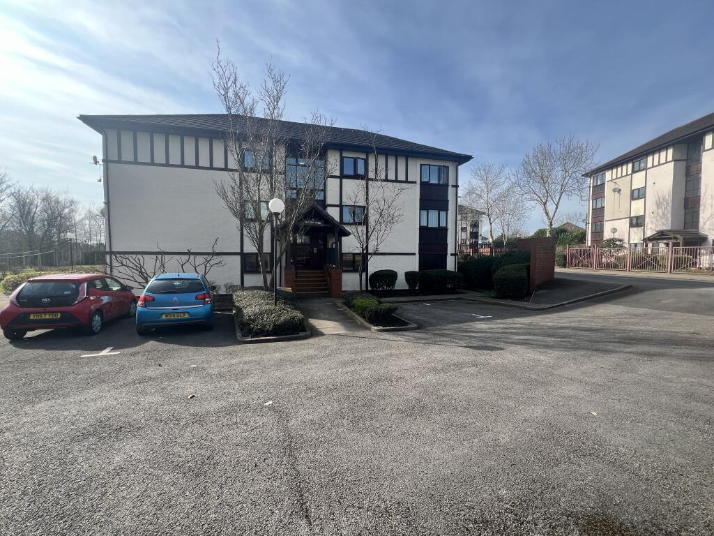 1-bed flat on Grange Avenue, Preston, PR2, £33,000
