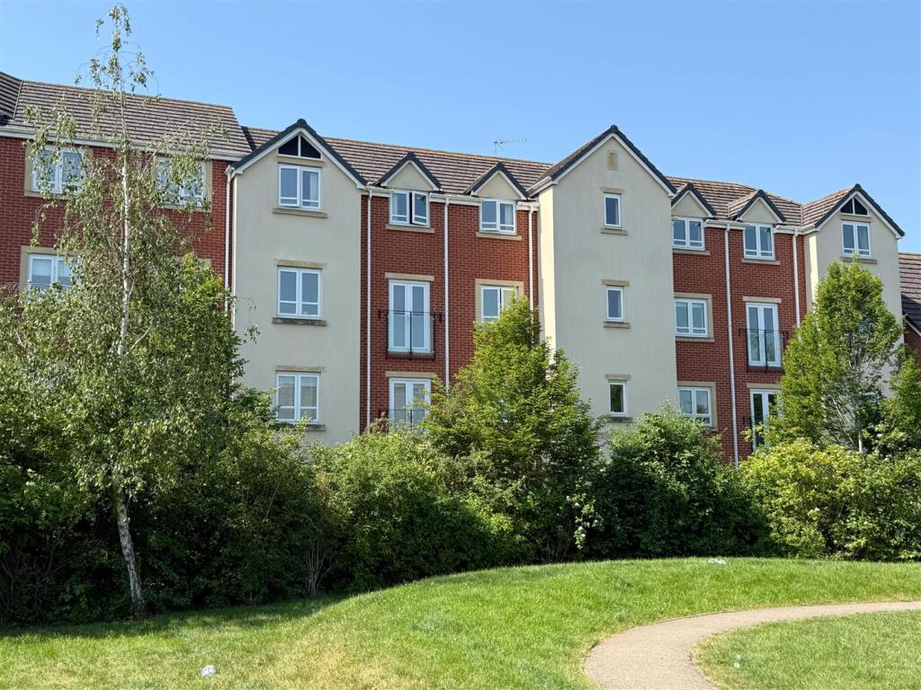 Main image of property: Hamlet Way, Stratford-Upon-Avon