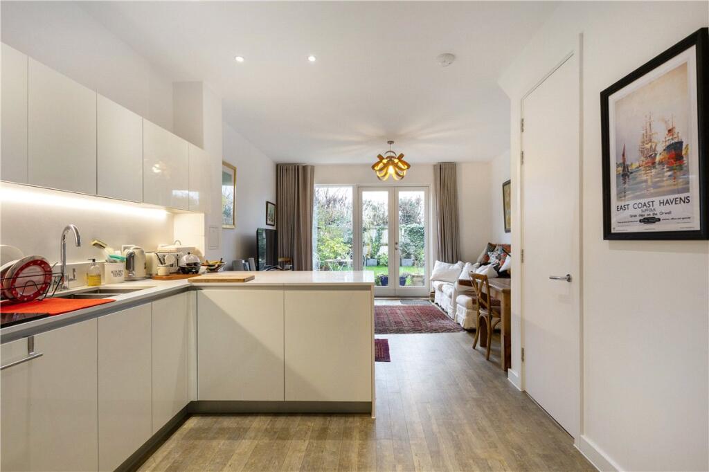Windmill Drive, Trumpington, Cambridge, CB2 photo 3