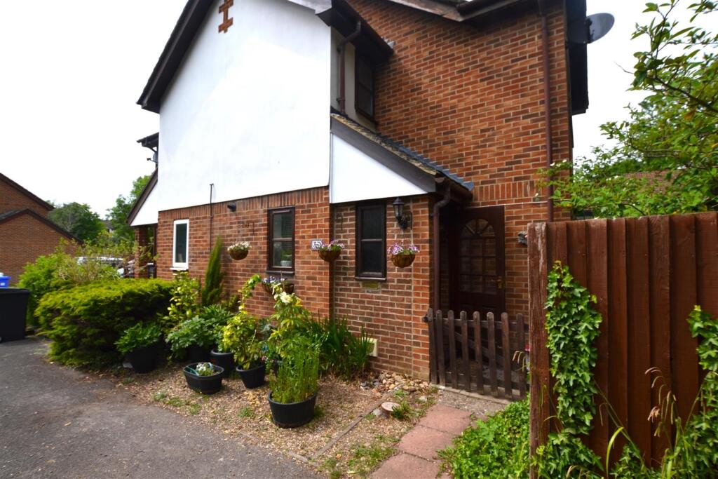 Main image of property: Nether Vell-Mead, Church Crookham, Fleet