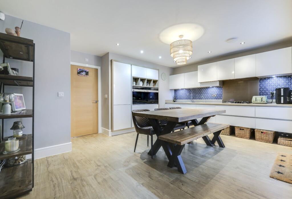 Additional image 2 of West Wood View, Apperley Bridge, Bradford, West Yorkshire, BD10