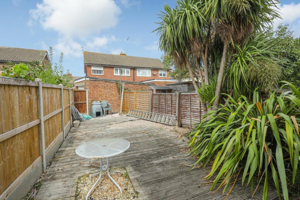 House in Canterbury, Stuppington, Martyrs Field - View 4