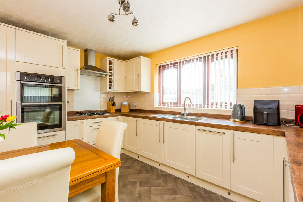 House in Wymington, Bedford - View 2