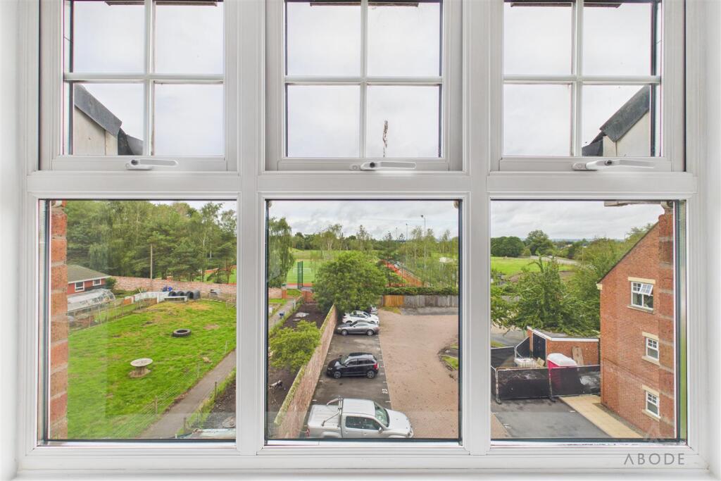 Apartment in Stoke-on-Trent - View 5