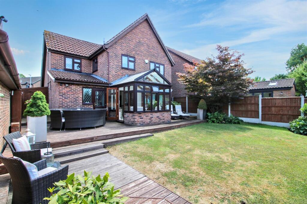 Main image of property: Devereux Way, Billericay
