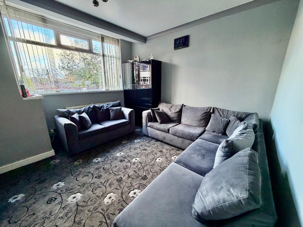 11 Lichfield Drive, Manchester, Greater Manchester, M8 0QF photo 2
