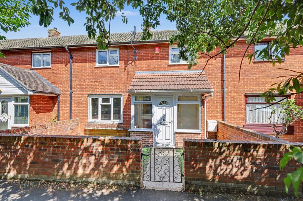 Main image of property: Perry Spring, Basildon, SS16