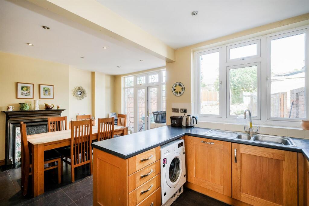 House in London, Highams Park - More
