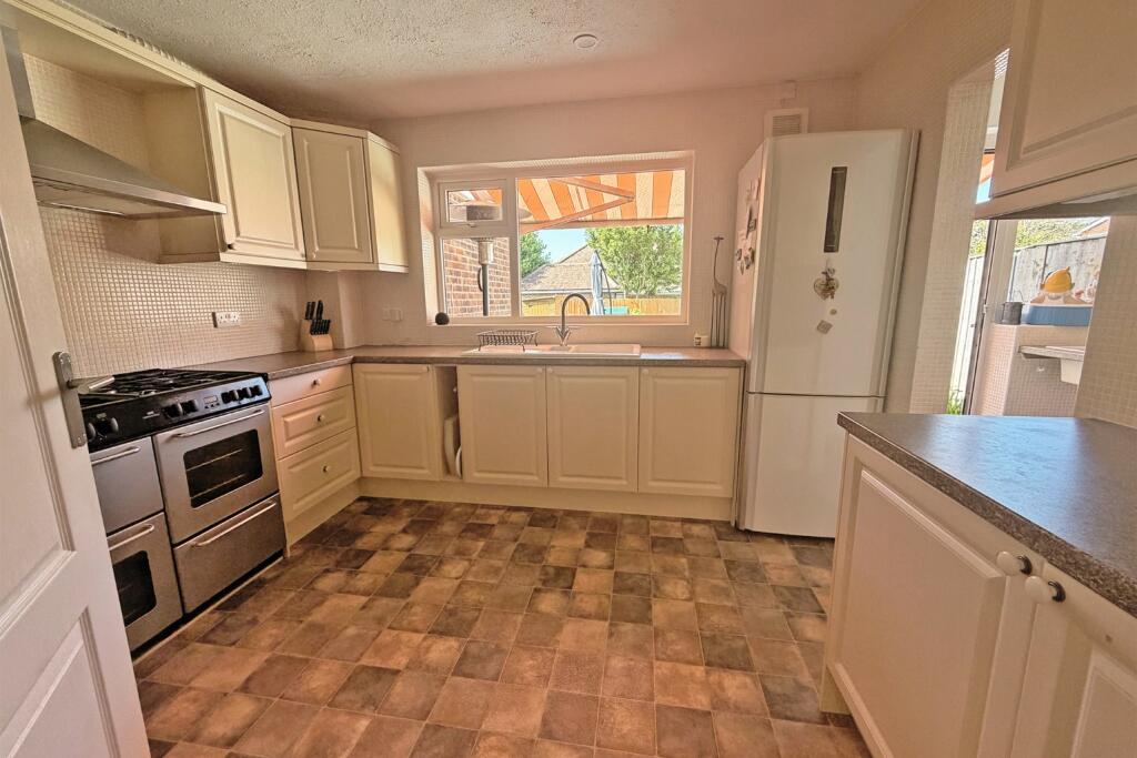 House in Tylers Green, Hazlemere - View 5
