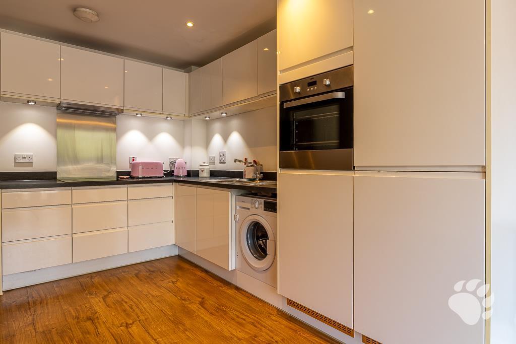 Apartment in Southend-on-Sea - View 4
