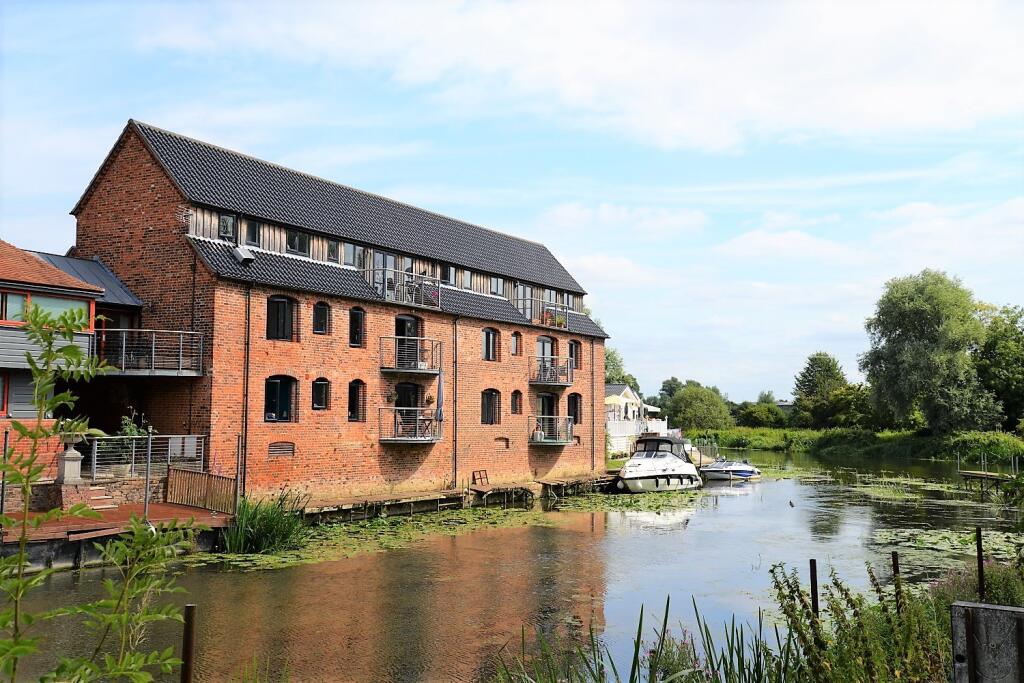 Main image of property: The Old Granary, Carters Boat Yard, St Neots, Cambridgeshire
