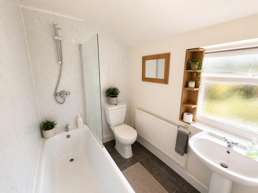 5 bedroom terraced house for rent