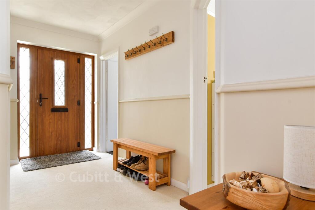 House in Worthing, Goring-by-Sea - More
