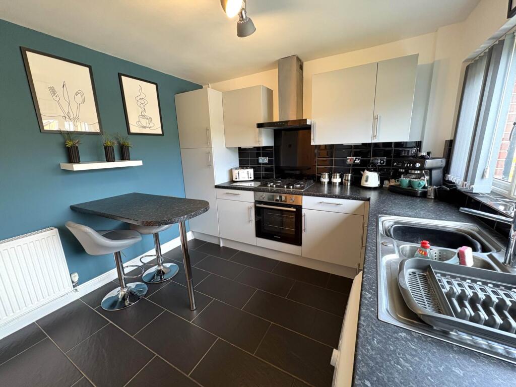 House in Oldham - View 4