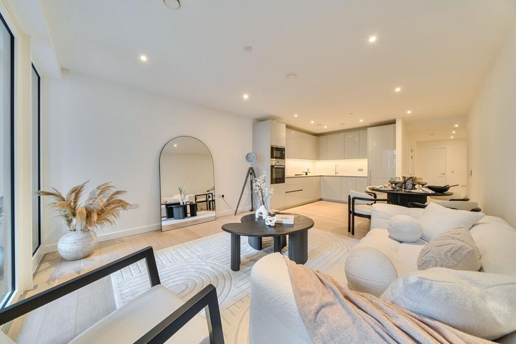 Main image of property: Deacon Street, Elephant and Castle, London, SE17