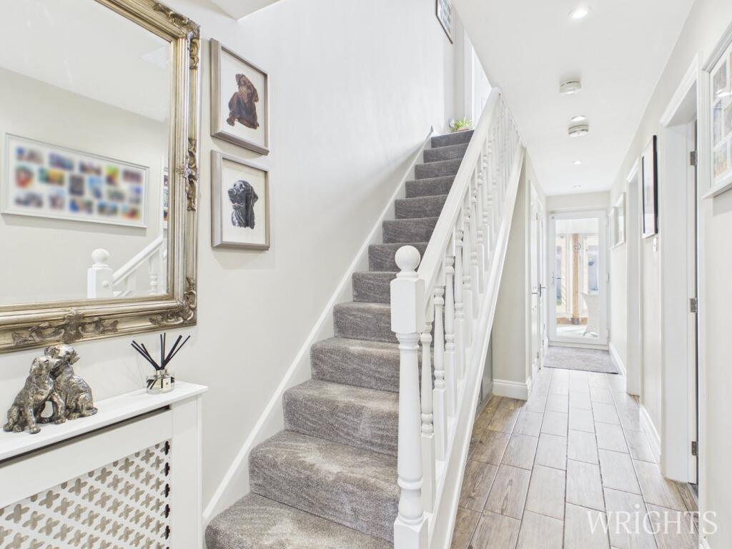 House in Welwyn Hatfield, Hertfordshire - View 3