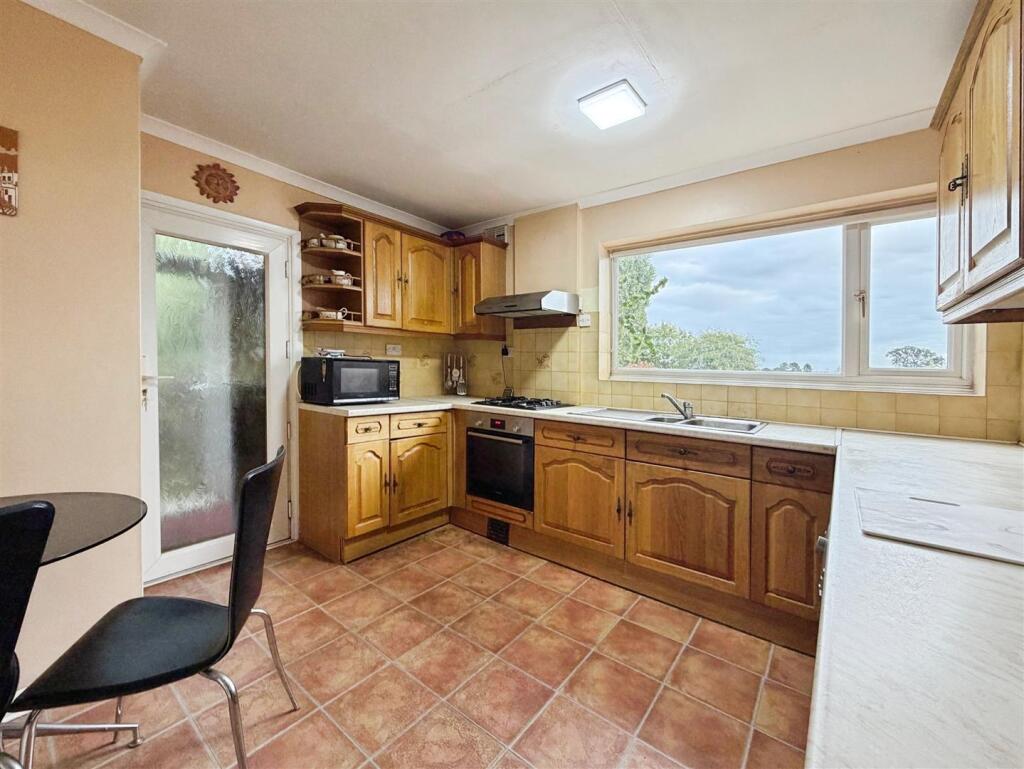 Rugby Road, Cubbington, Leamington Spa photo 4