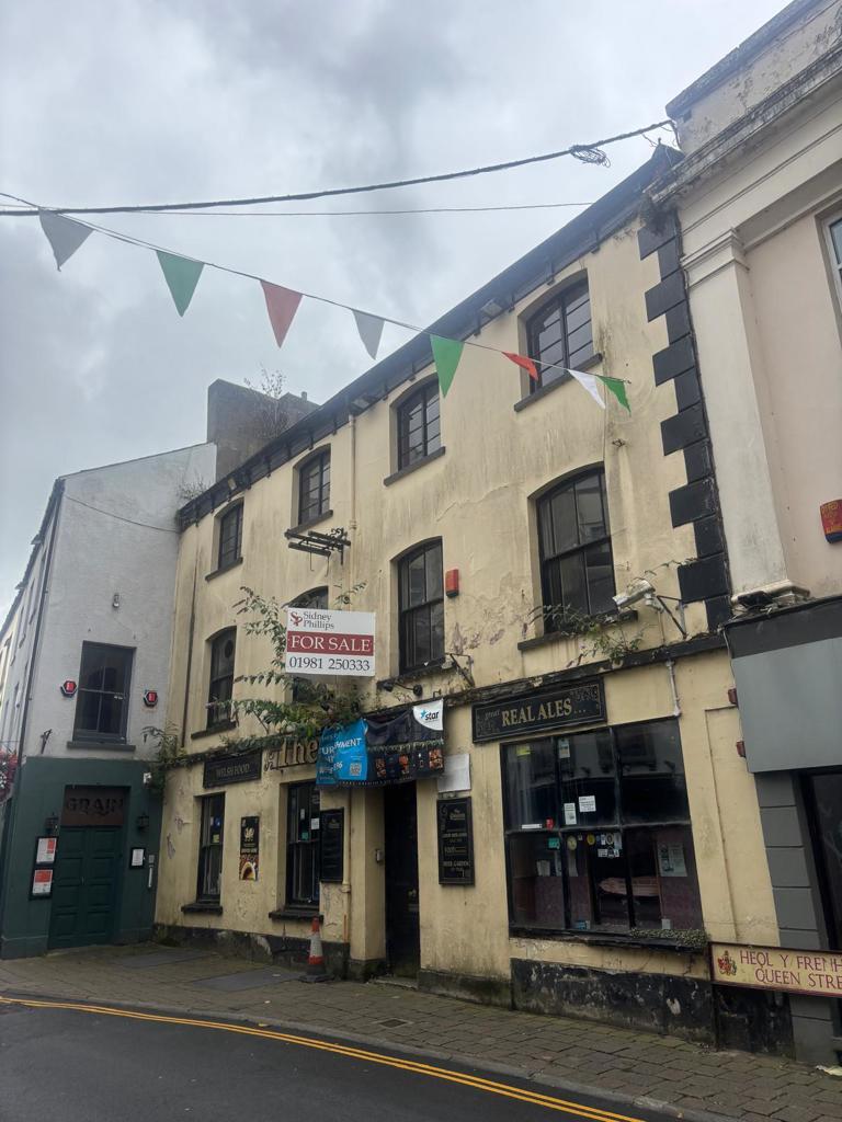 Main image of property: Queens Hotel, 1 Queen Street, Carmarthen, Carmarthenshire, SA31 1JR