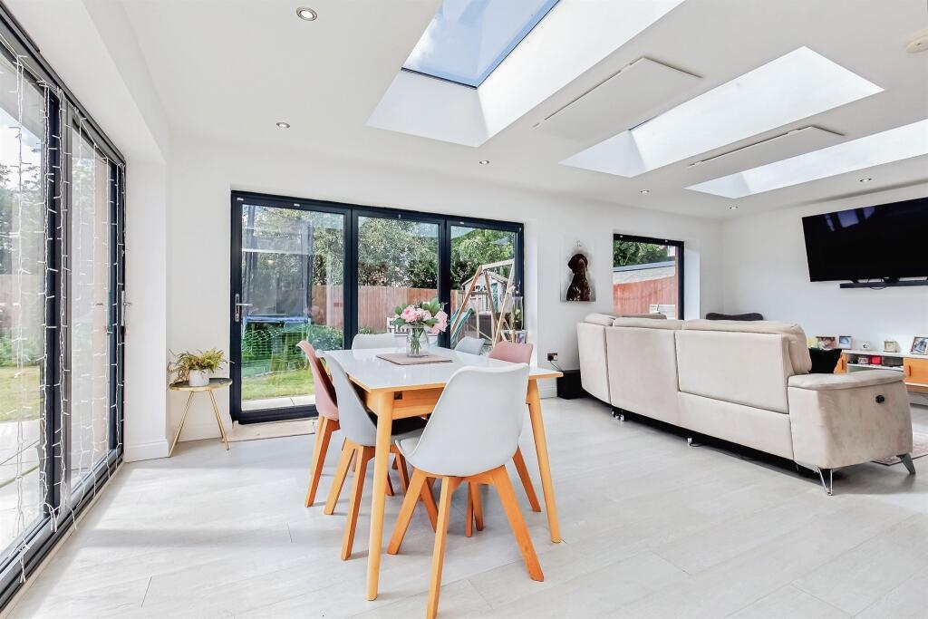 House in Kettering, Thrapston - More