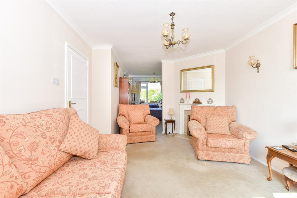 Sunte Avenue, Lindfield, Haywards Heath, West Sussex photo 3