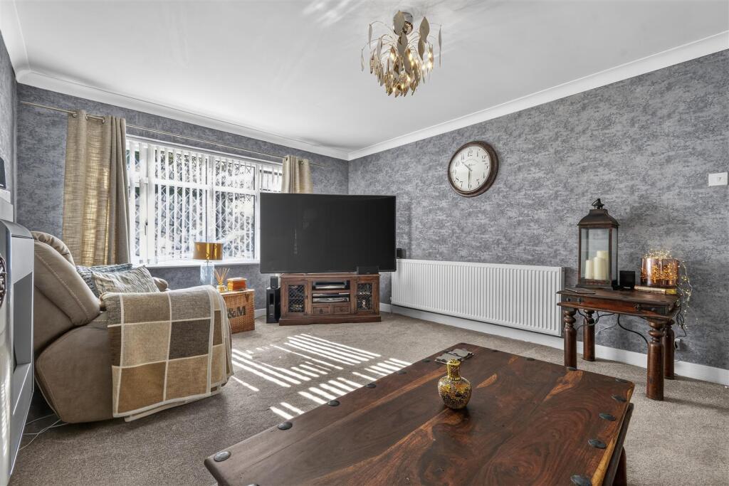 House in Mansfield, Nottinghamshire - View 5