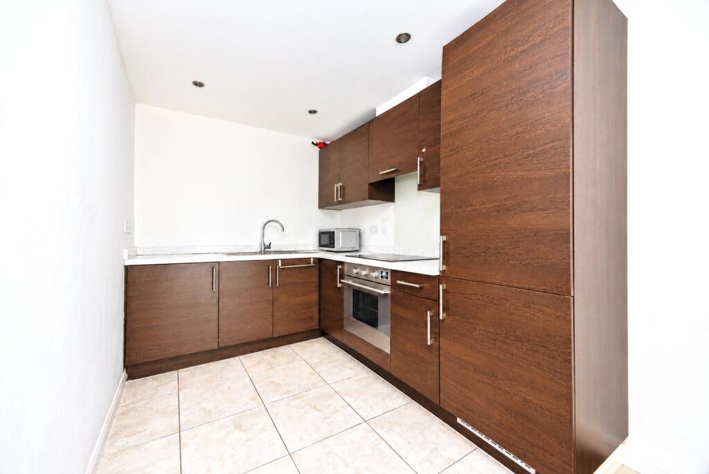 Martyr Road, Guildford, Surrey, GU1 photo 2