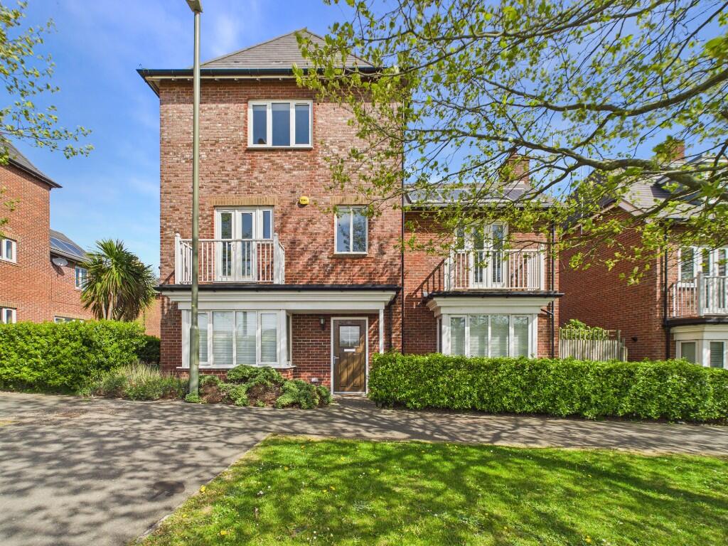 Main image of property: Inglis Way, London, NW7