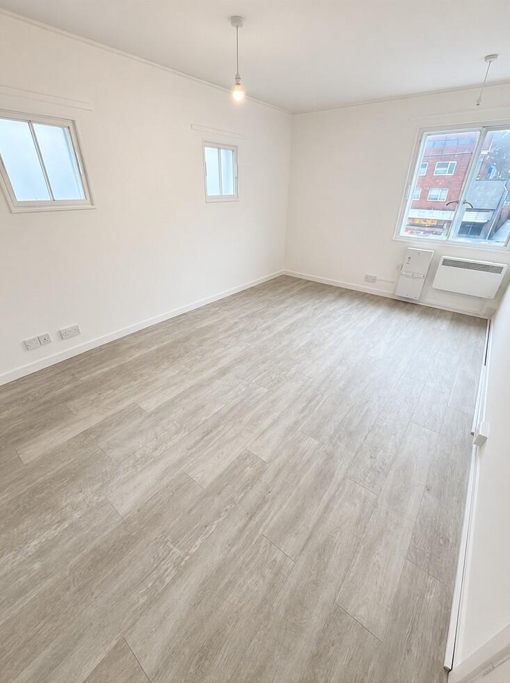 Apartment in Hemel Hempstead - View 3