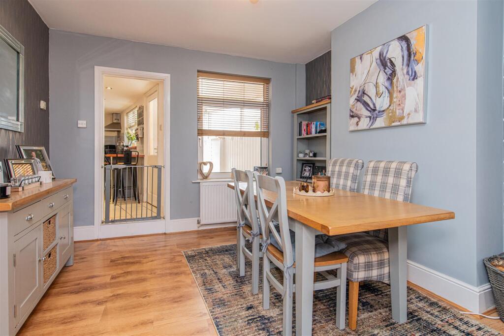 Wellingborough Road, Finedon - View 4
