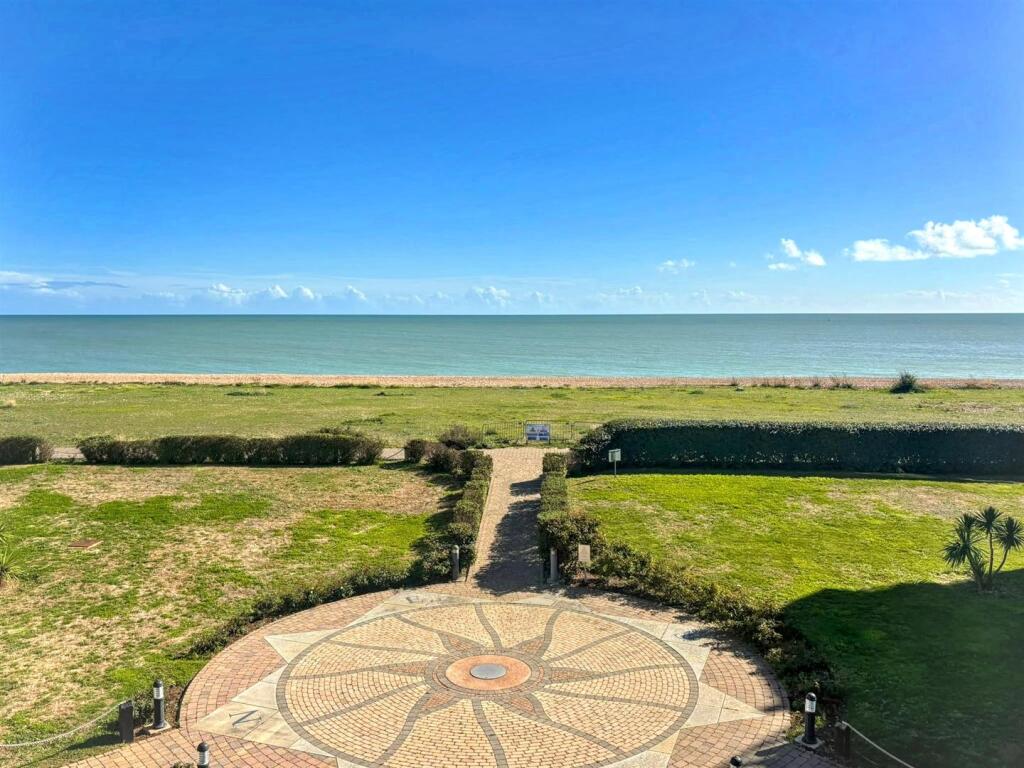 Apartment in Eastbourne, Crumbles - View 5