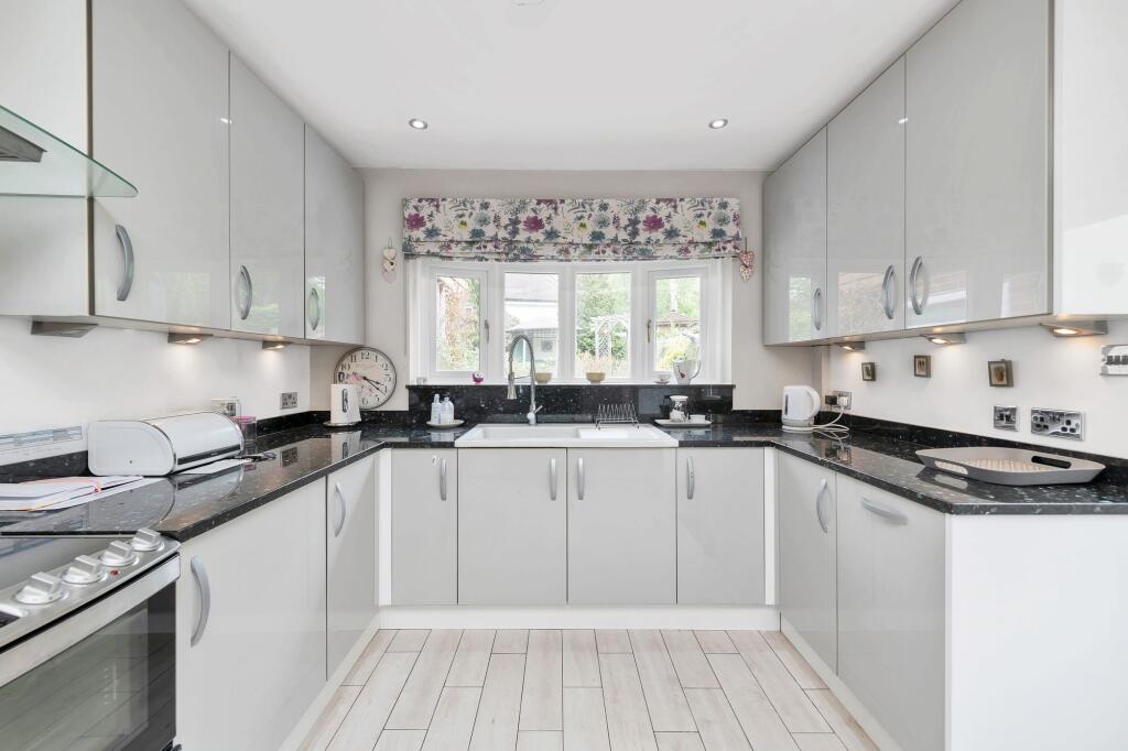 New Road, Bromham, MK43 photo 2