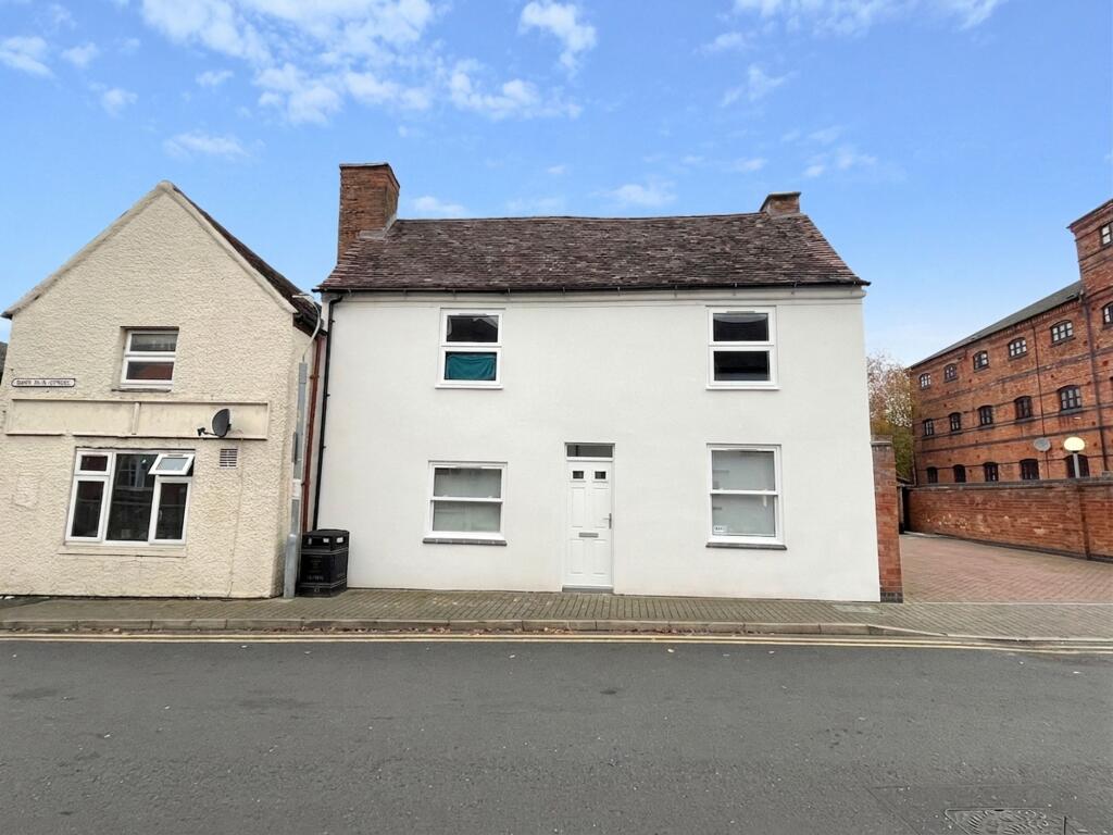 Main image of property: 1 Brick Kiln Street, Evesham, WR11