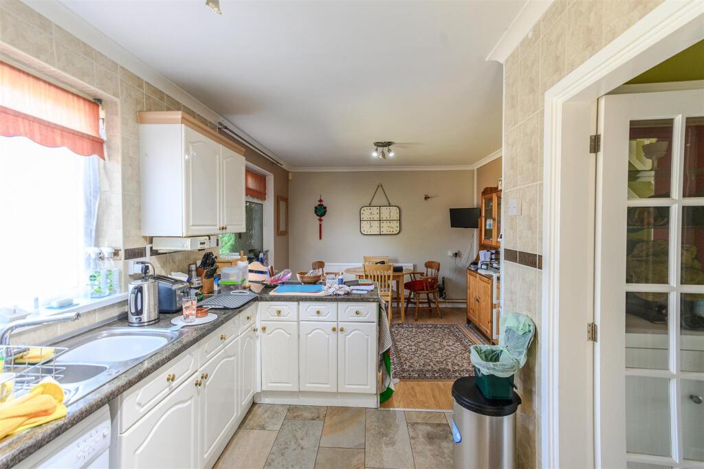 Amherst Crescent, Barry Island - View 6