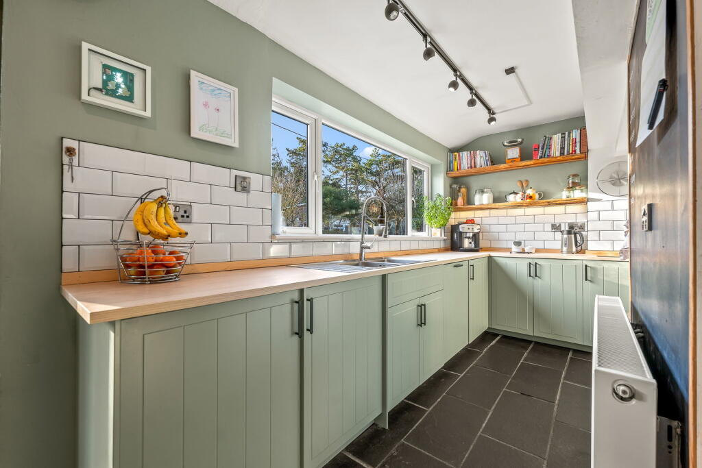 House in Newark and Sherwood, Caunton - More