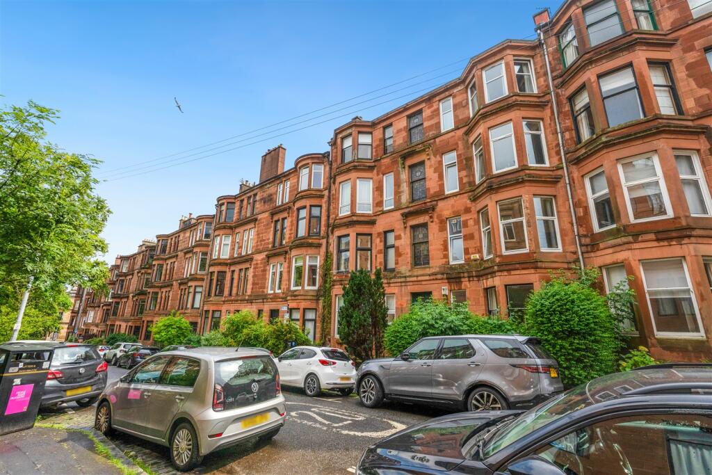 Main image of property: 3/1 21 Caird Drive, Partickhill, G11 5DZ