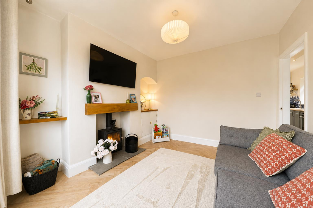 House in Hull - View 5