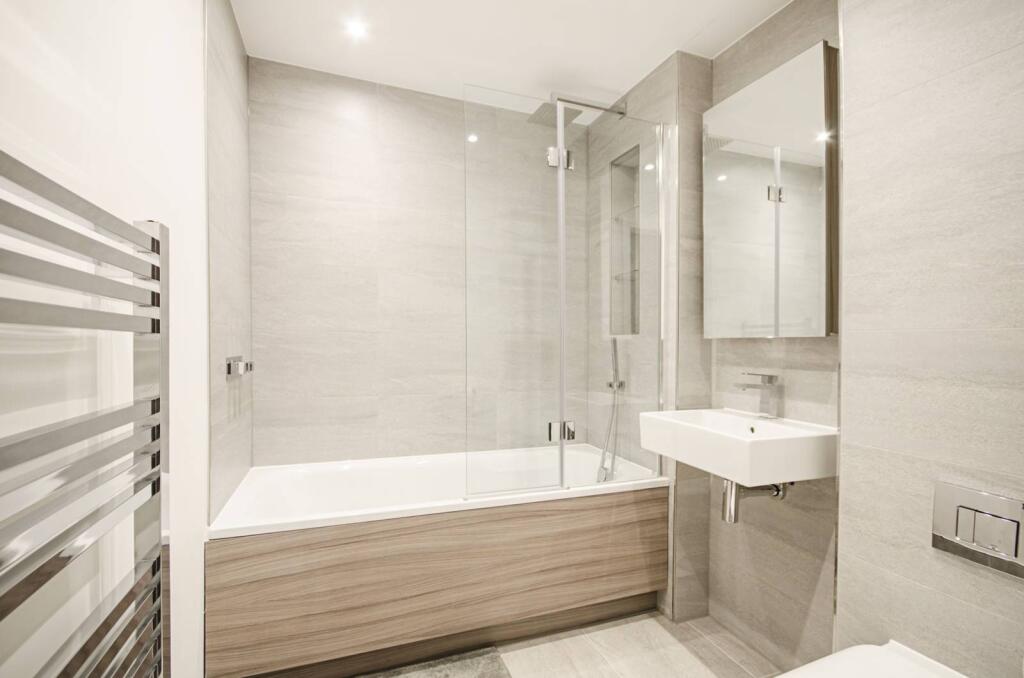 Main image of property: Lismore Boulevard, Barnet, London, NW9