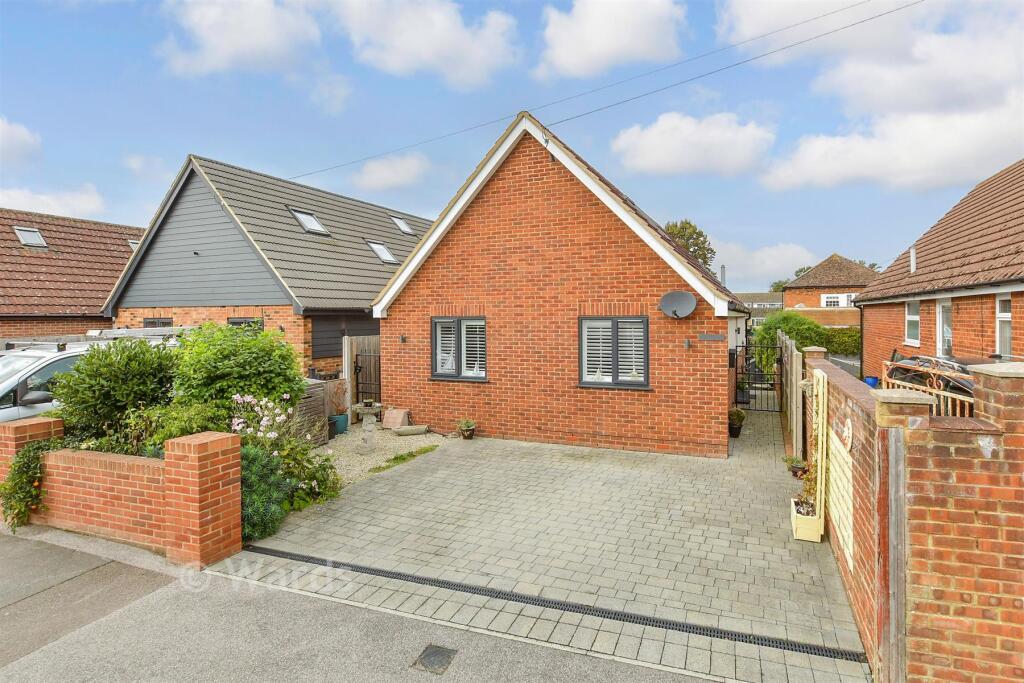 3-bed detached on Clarkes Close, Deal, Kent, £425,000