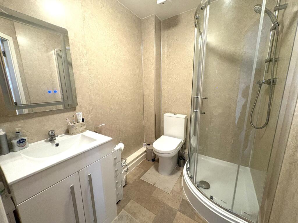 Squires Grove, Willenhall photo 4