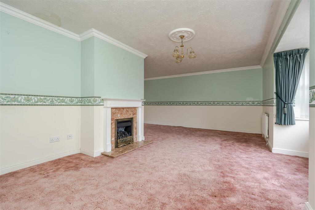 House in Peterborough - View 4