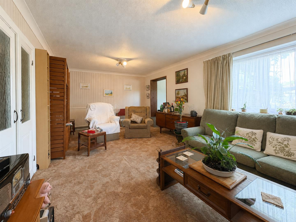 House in Burgess Hill, World's End - View 4