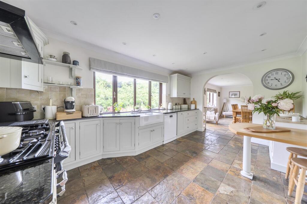 House in Iwerne Minster, Dorset - More