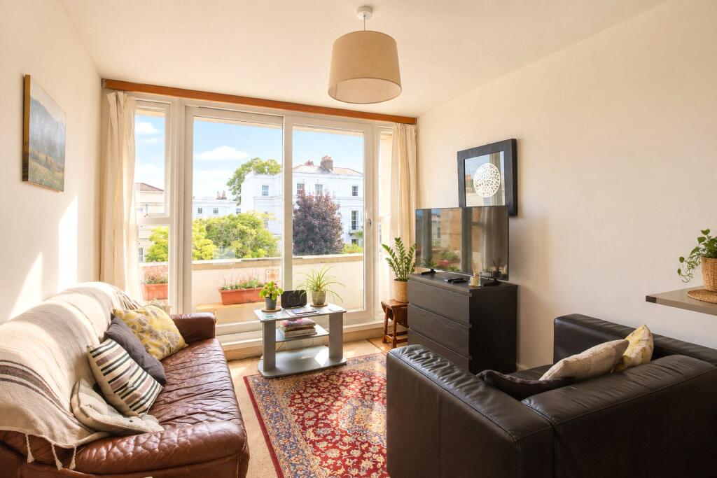 Apartment in Bristol - View 4